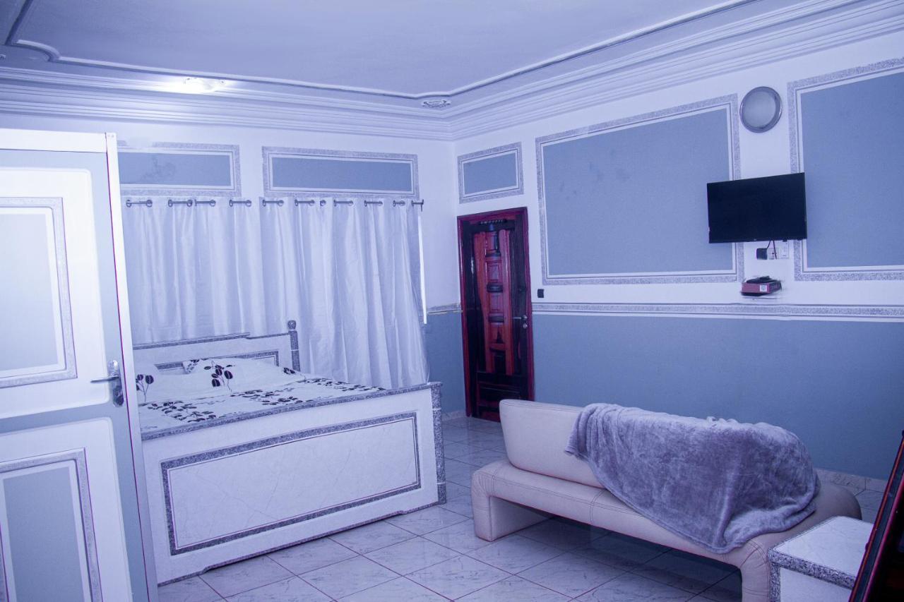 Hotel Amazone 코토누 외부 사진